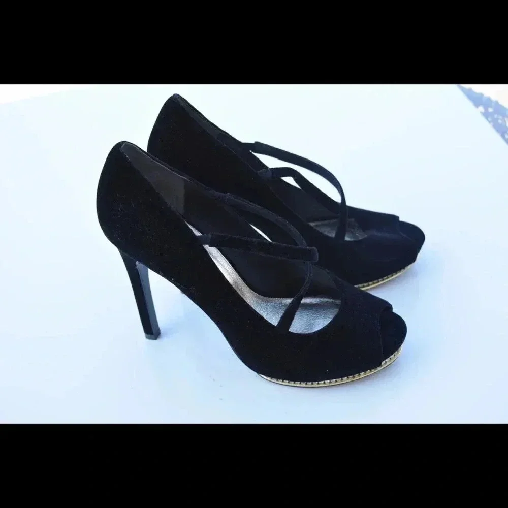 Adrianna Papell platform pumps